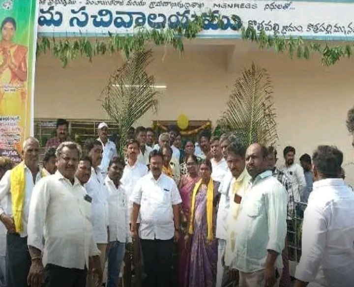 కొత్తపల్లిలో పలు అభివృద్ధి పనుల ప్రారంభం