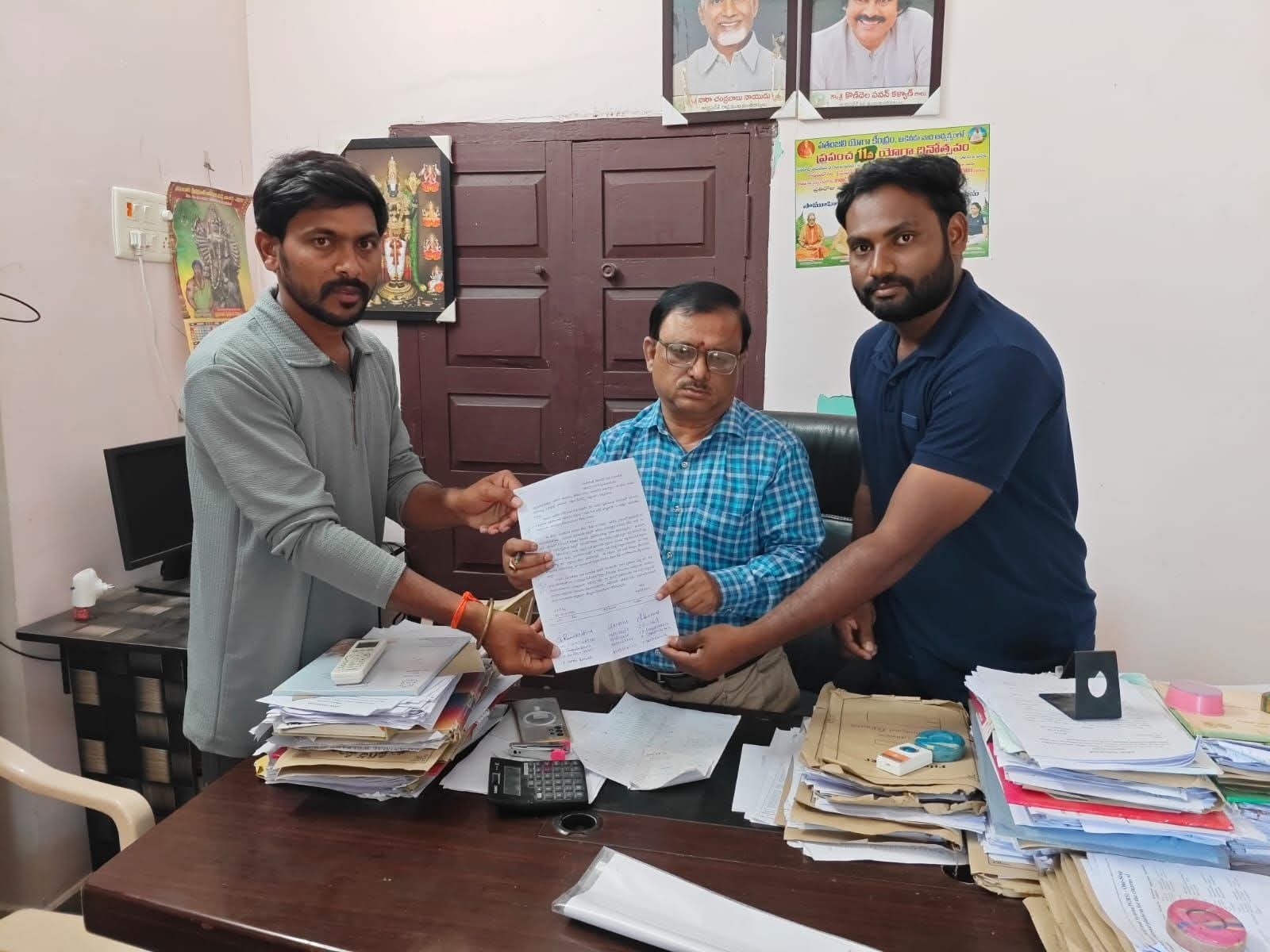 జనావాసాల్లో సెల్ టవర్ నిర్మించవద్దని వినతి