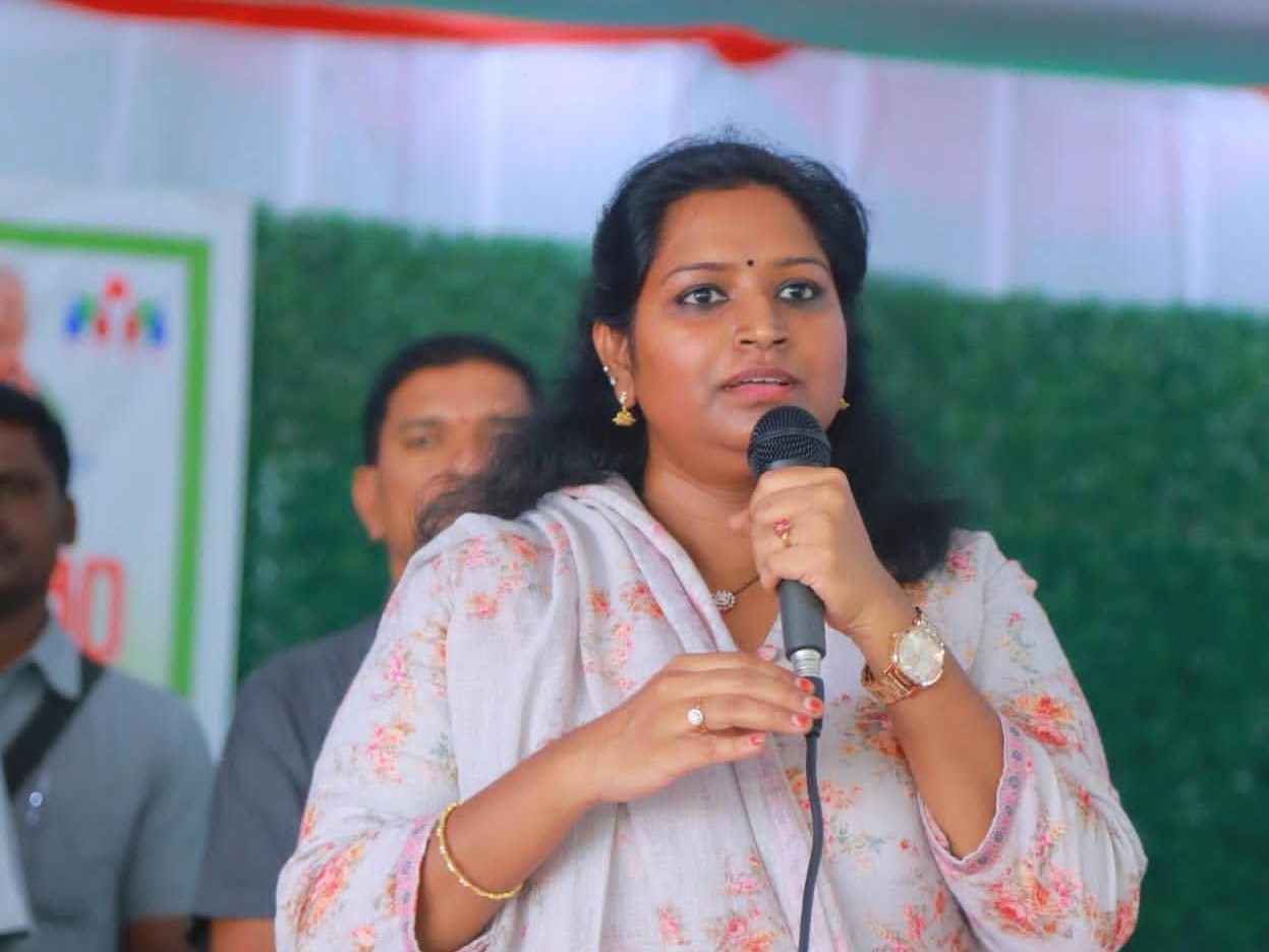 విద్యాసంస్థల ఆవశ్యకతపై ప్రశ్నించిన ఎంపీ