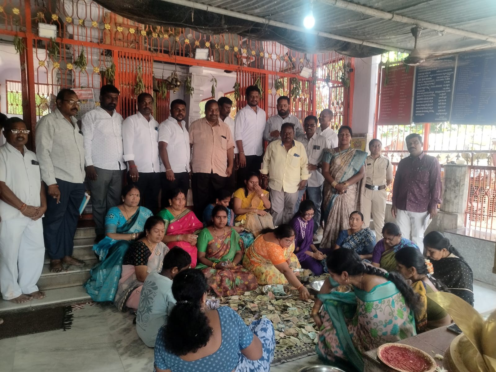 కనకదుర్గ అమ్మవారి దేవాలయ హుండీ లెక్కింపు