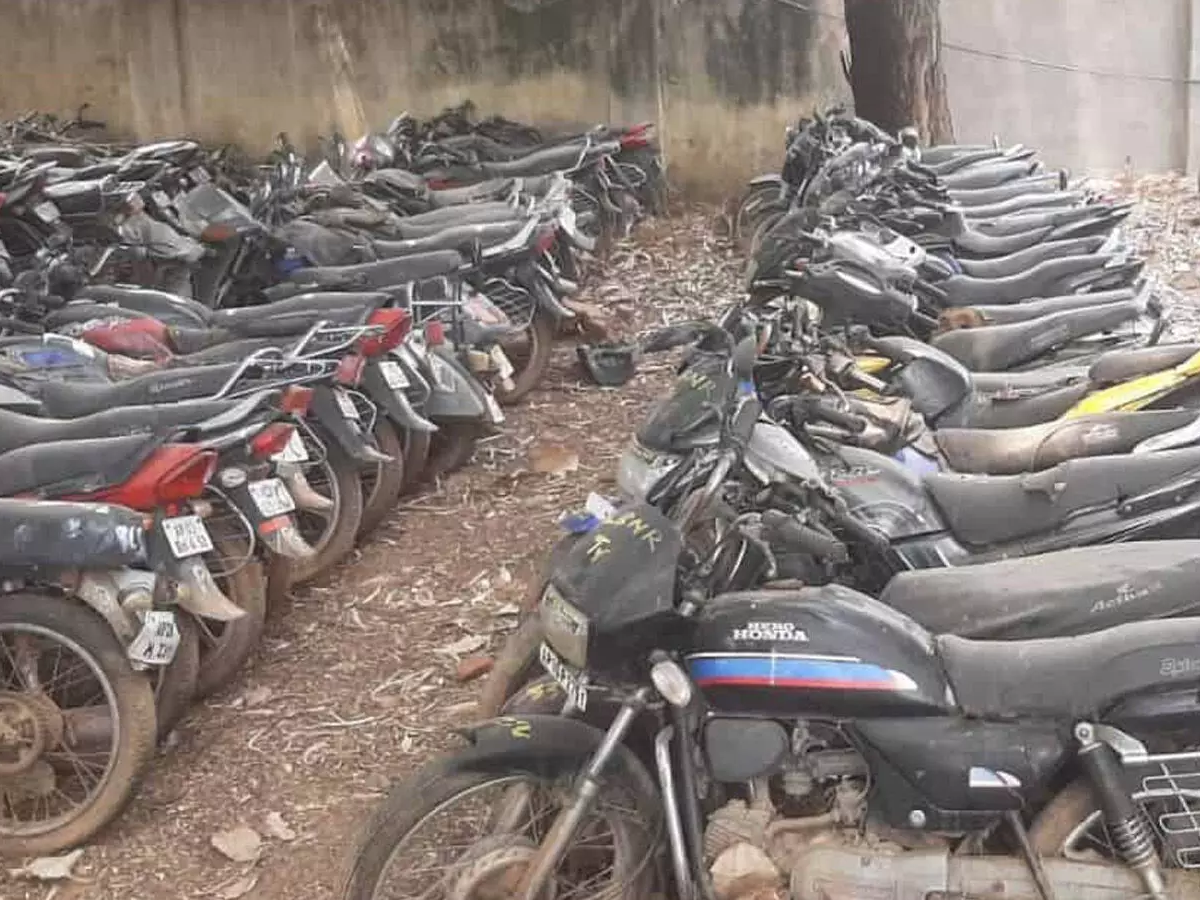 రేపు వాహనాల వేలం..!