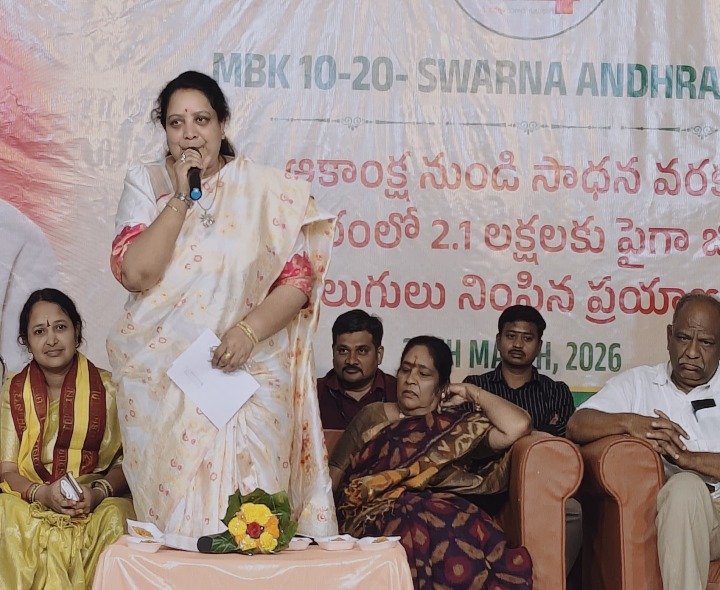 ‘నిరుపేదల కుటుంబాల్లో వెలుగులు నింపాలి’