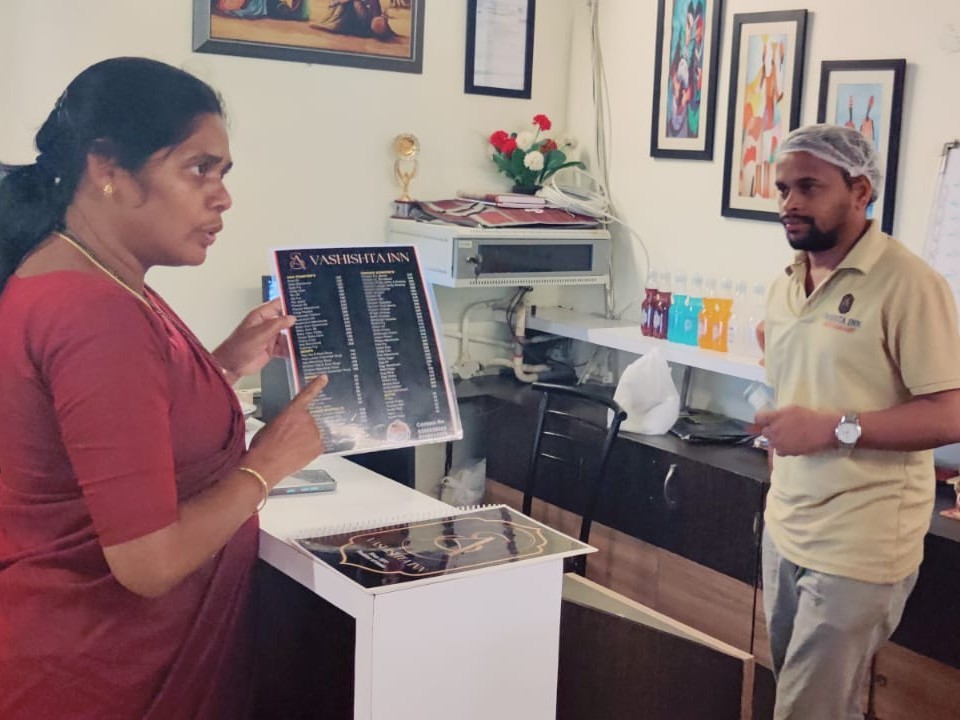 లాడ్జీలపై హ్యూమన్ రైట్స్ దృష్టి