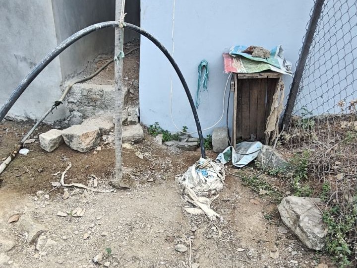బోరు పైపులు తొలగింపు.. కలెక్టర్‌కు ఫిర్యాదు
