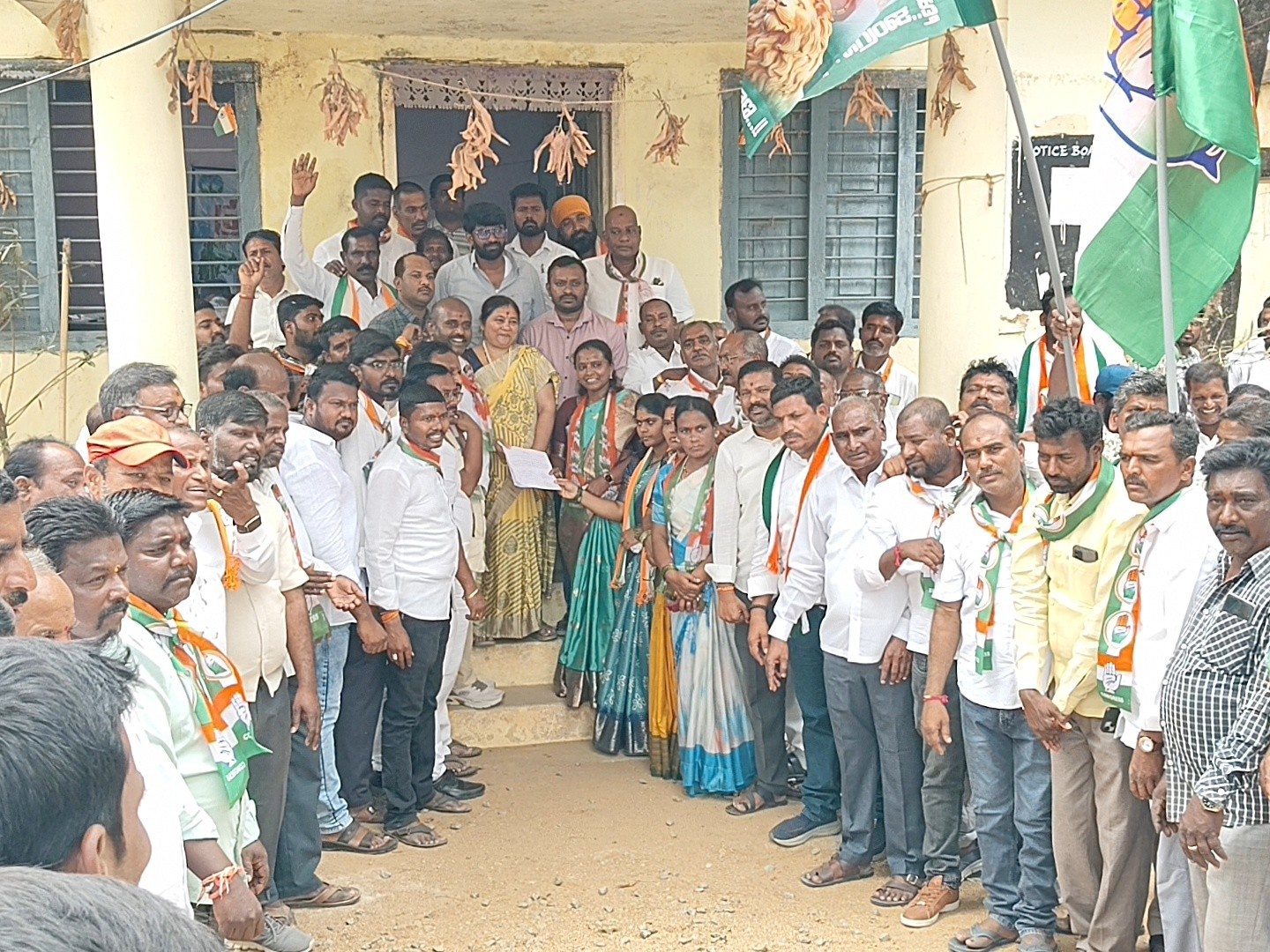 నియోజకవర్గాన్ని పునరుద్ధరించాలని డిమాండ్