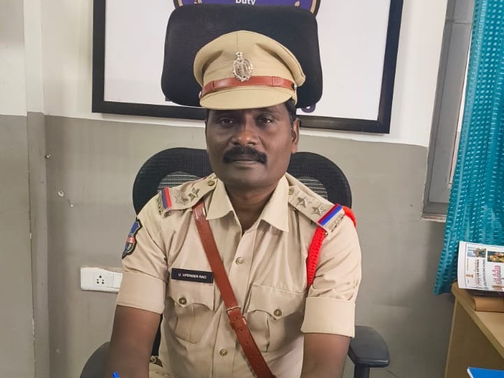 చెక్ బౌన్స్ కేసులో వ్యక్తికి జైలు