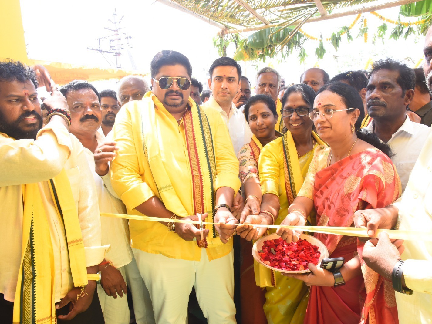 టిడ్కో ఇళ్ల తాళాల పంపిణీ