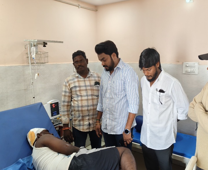 జన సైనికుడికి ఆర్థిక సాయం అందజేత