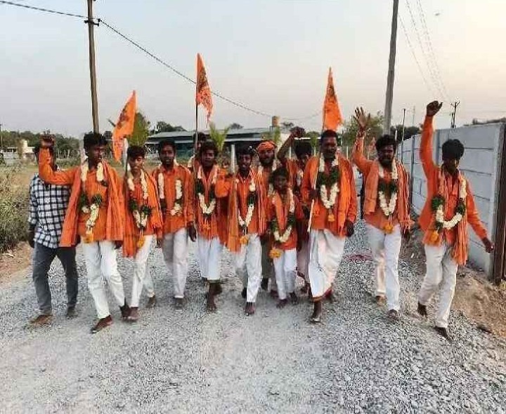 కొండగట్టుకు హనుమాన్ మాలధారుల పాదయాత్ర