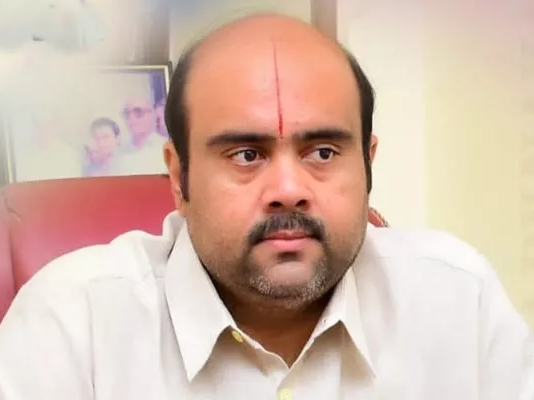 గిరిజన గ్రామాలకు రోడ్లు వేయాలి: ఎమ్మెల్యే