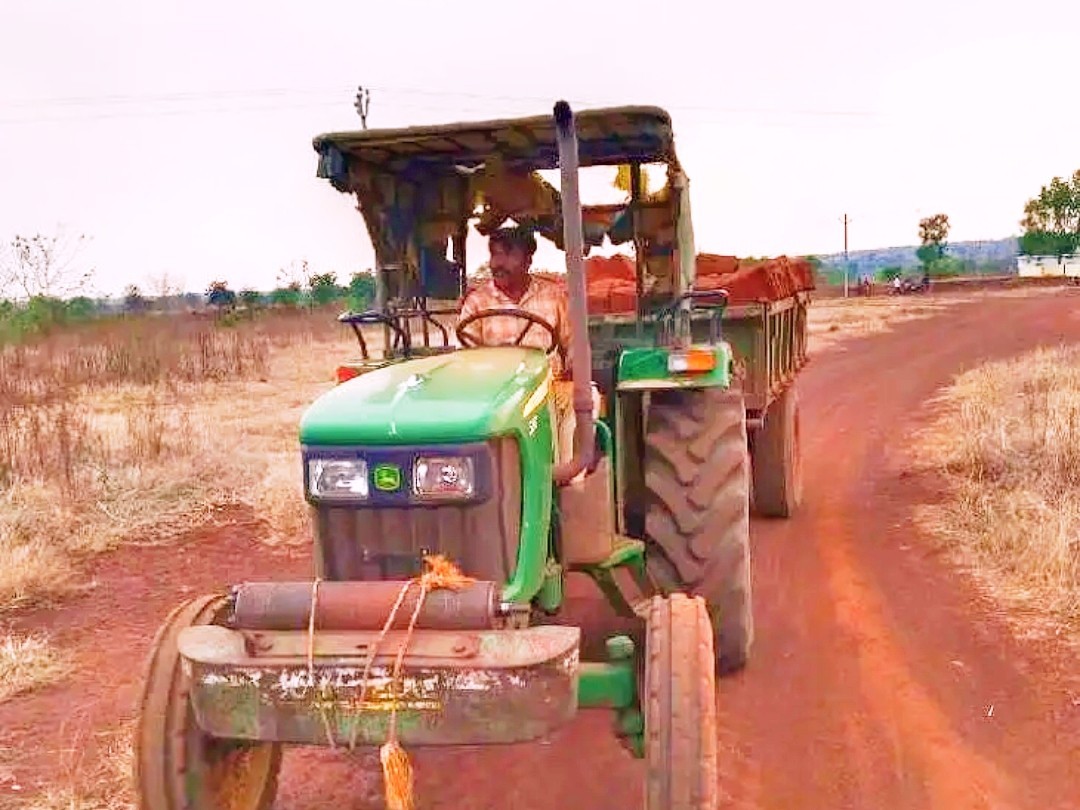 అనుమతులు లేకుండా ఎర్రరాయి తరలిస్తే కఠిన చర్యలు