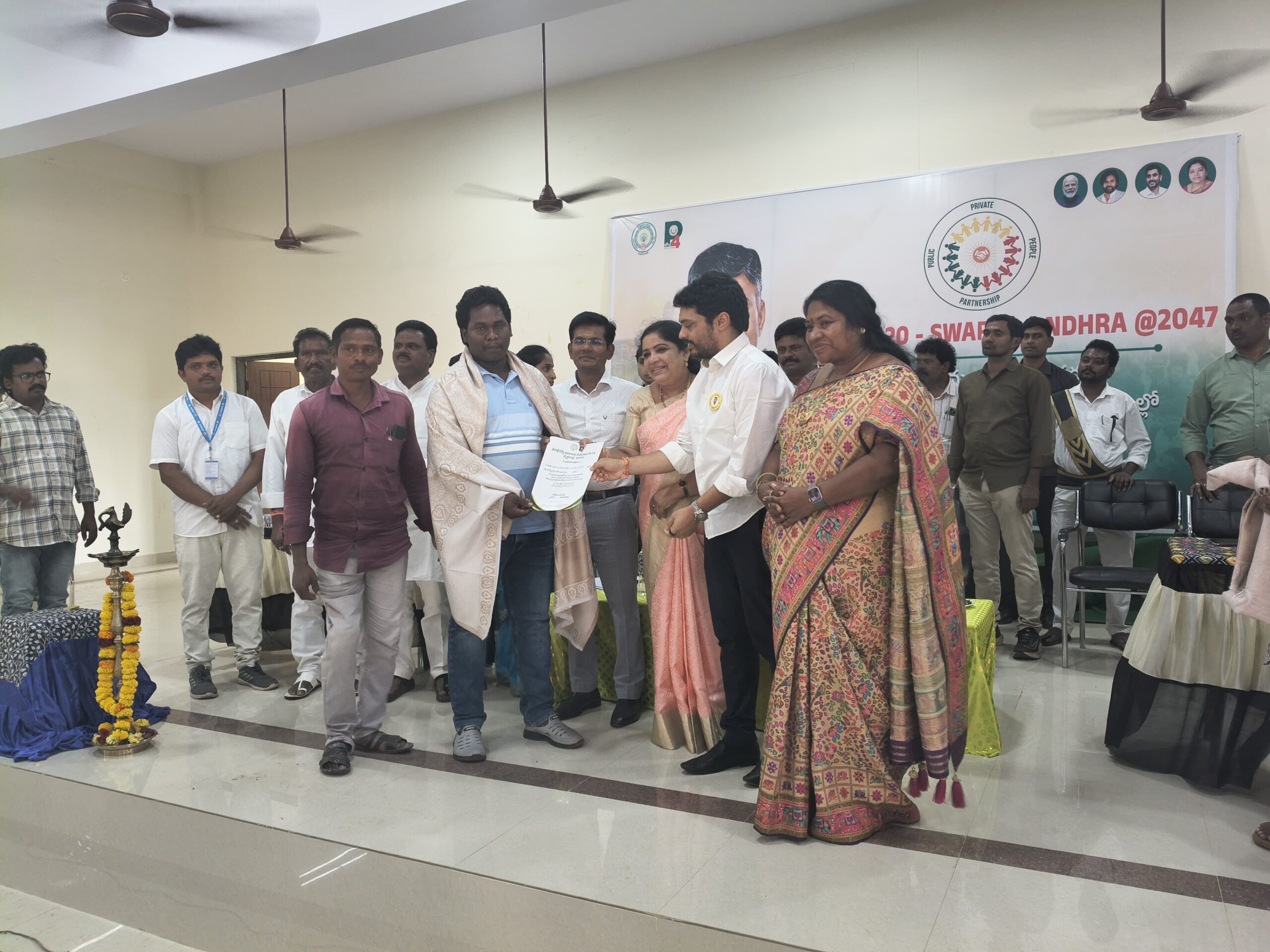 సచివాలయ ఉద్యోగికి ఉత్తమ అవార్డు