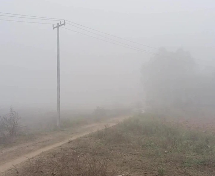 కమ్ముకున్న దట్టమైన పొగ మంచు