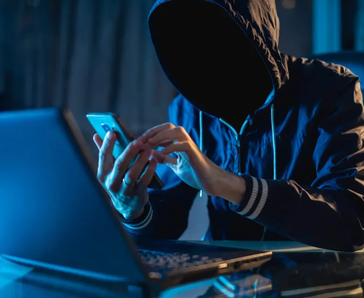 యాక్సిస్ బ్యాంక్‌కు సైబర్ నేరగాళ్ల కుచ్చుటోపీ