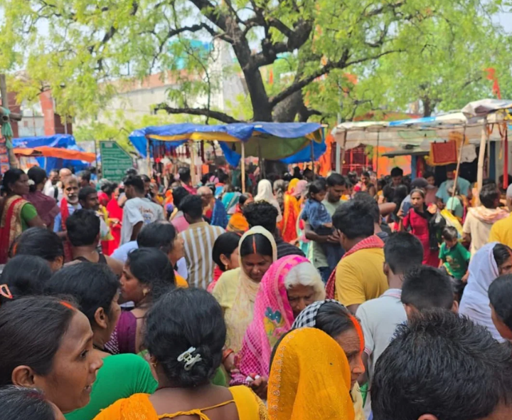 BREAKING: తొక్కిసలాట.. 8 మంది మృతి