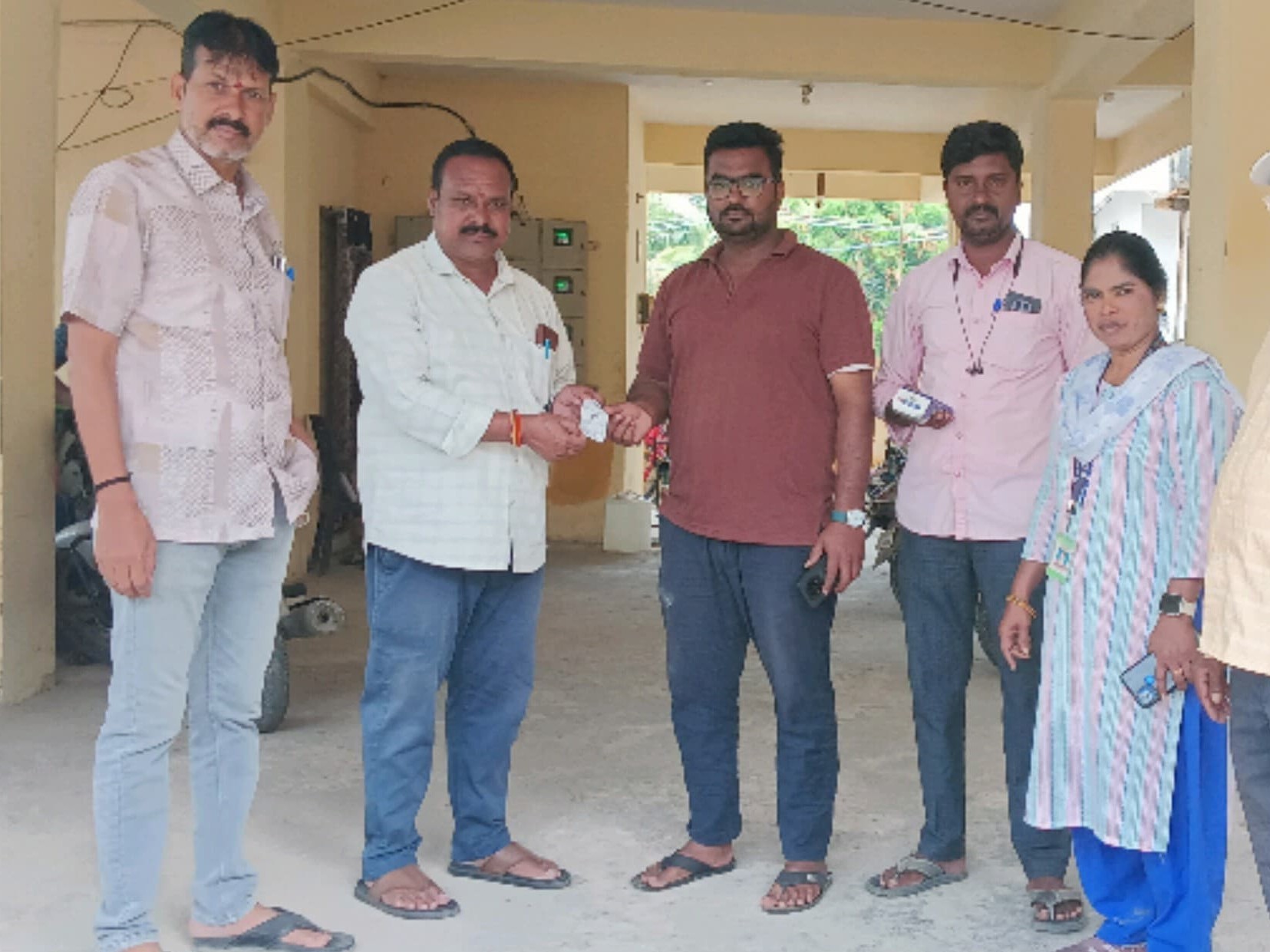 బహిరంగ ప్రదేశాల్లో చెత్త వేస్తే జరిమానా: కార్పొరేటర్