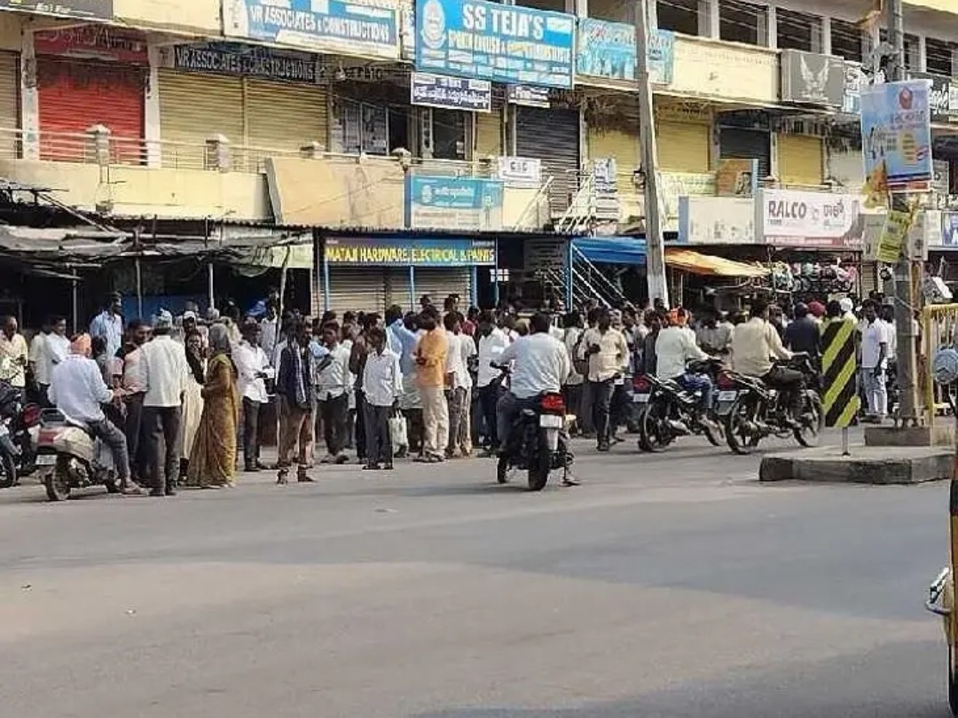 పరిగిలో పొంచి ఉన్న ప్రమాదం