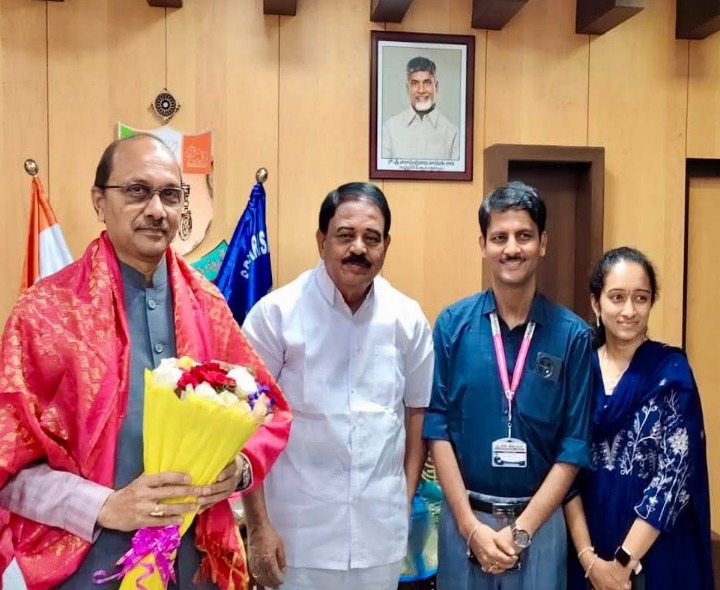 ఎస్కేయూ నూతన వీసీని కలిసిన పుట్టపర్తి ఎమ్మెల్యే