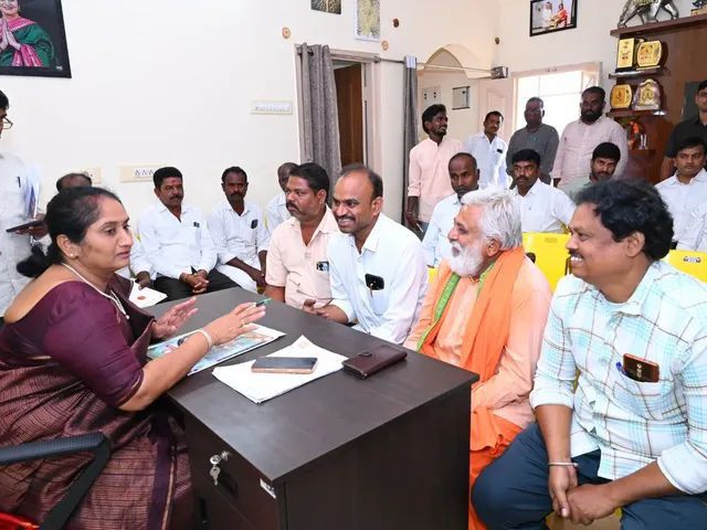 ప్రజల సమస్యల పరిష్కారానికి మంత్రి సవిత భరోసా