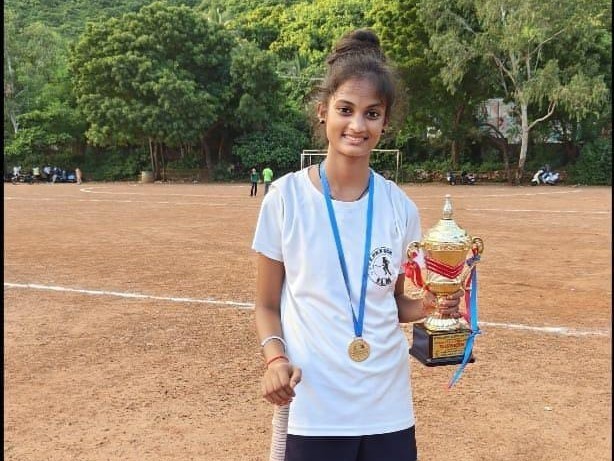 జాతీయ స్థాయి హాకీ పోటీలకు దుర్గా శ్రావణి