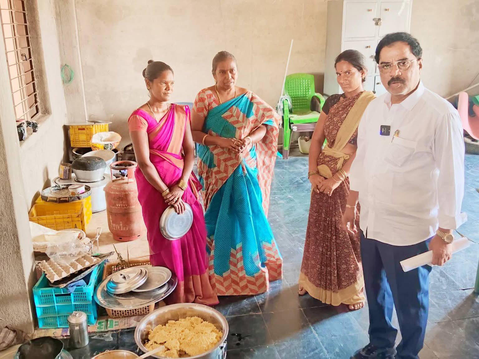 మధ్యాహ్న భోజనం నాణ్యతపై ఎమ్మెల్యే ఫైర్