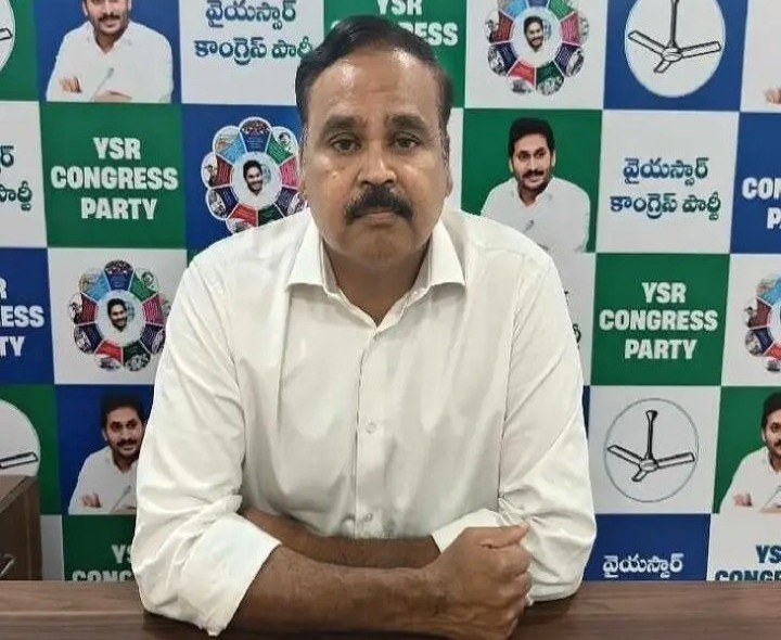 రాజధానిపై తీర్మానం హాస్యాస్పదం:వడ్డీ రఘురాం
