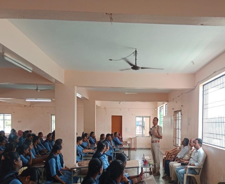 బాల్యవివాహలపై విద్యార్థులకు అవగాహన కార్యక్రమం