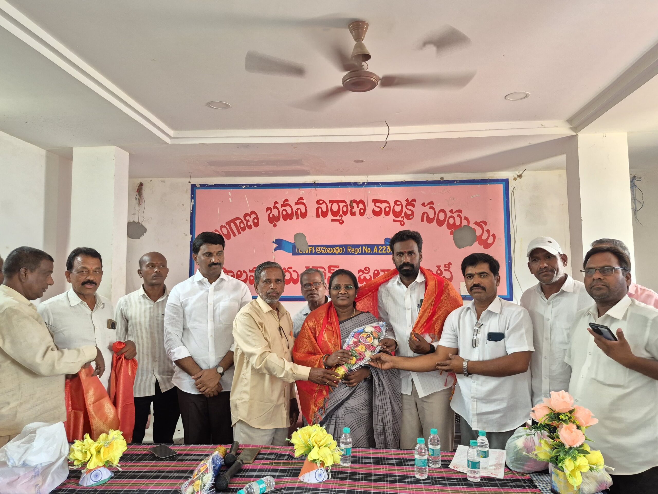 నగర నిర్మాణంలో కార్మికుల పాత్ర కీలకం: మేయర్