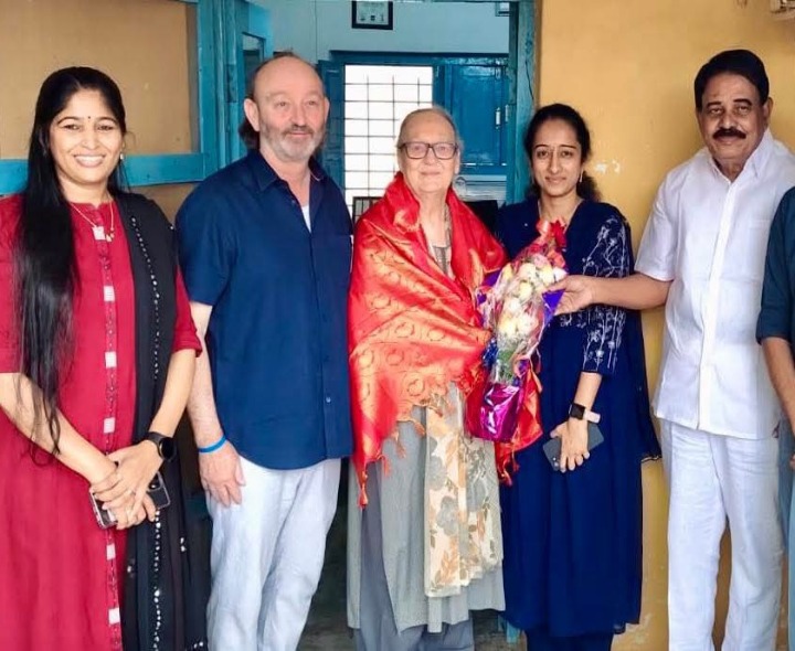 ఫెర్రర్ కుటుంబ సభ్యులను కలిసిన ఎమ్మెల్యే