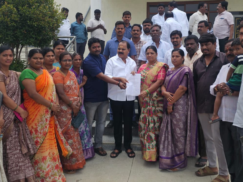 వాటర్ ట్యాంక్ ఏర్పాటు చేయాలని వినతి