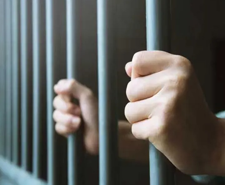 హత్య కేసులో 15 మందికి జీవిత ఖైదు