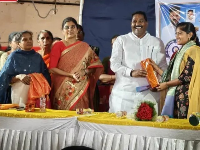 మహాలక్ష్మీ పథకం ఆర్థిక భరోసా కల్పిస్తుంది: ఎమ్మెల్యే