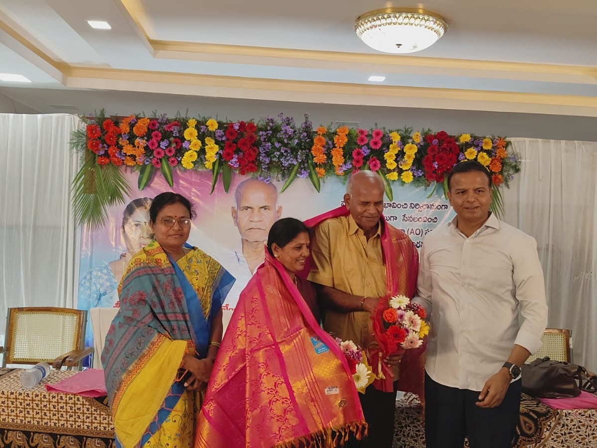 నిబద్ధతతో పనిచేసినందుకు అభినందనలు: ఎమ్మెల్యే