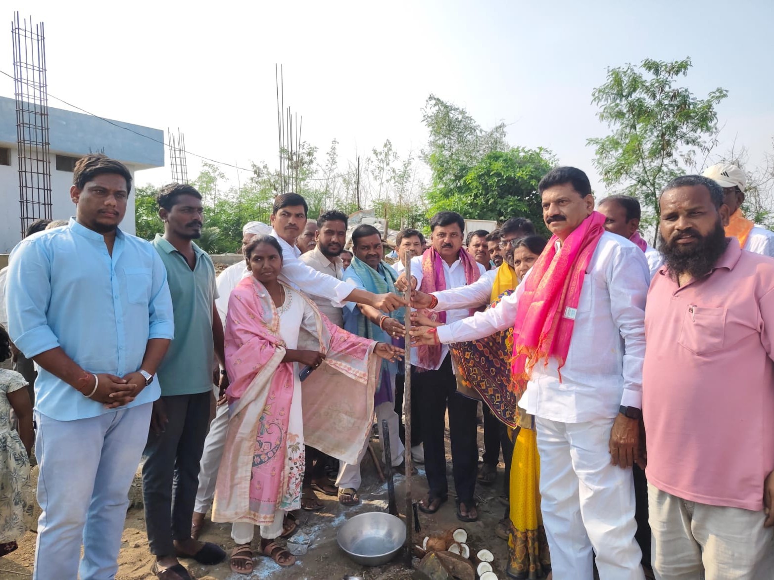 ఇందిరమ్మ ఇళ్ల నిర్మాణానికి ఎమ్మెల్యే శంకుస్థాపన