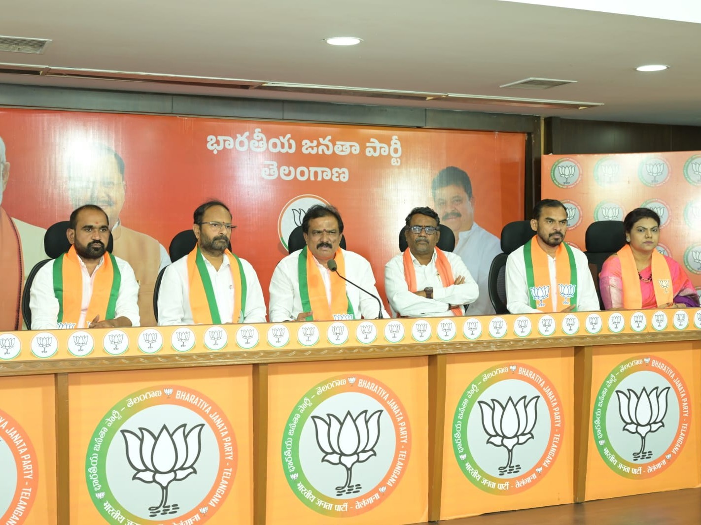 తెలంగాణ ఆర్థిక వ్యవస్థ అతలాకుతలం: MLA