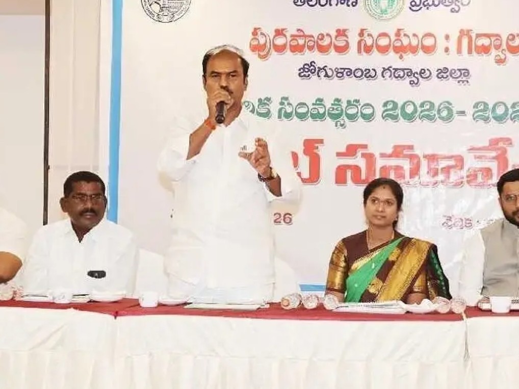 అభివృద్ధికి సమిష్టిగా కృషి చేయాలి: ఎమ్మెల్యే