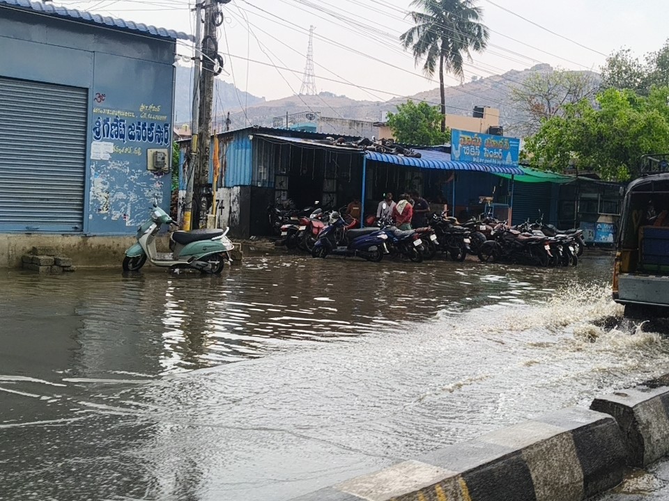 గుత్తిలో భారీగా కురిసిన వర్షం