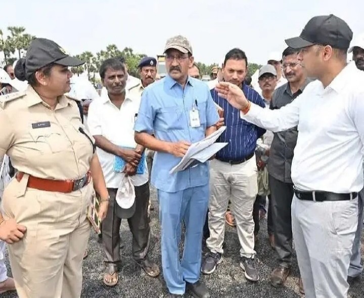 CM పర్యటన ఏర్పాట్లను పరిశీలించిన కలెక్టర్