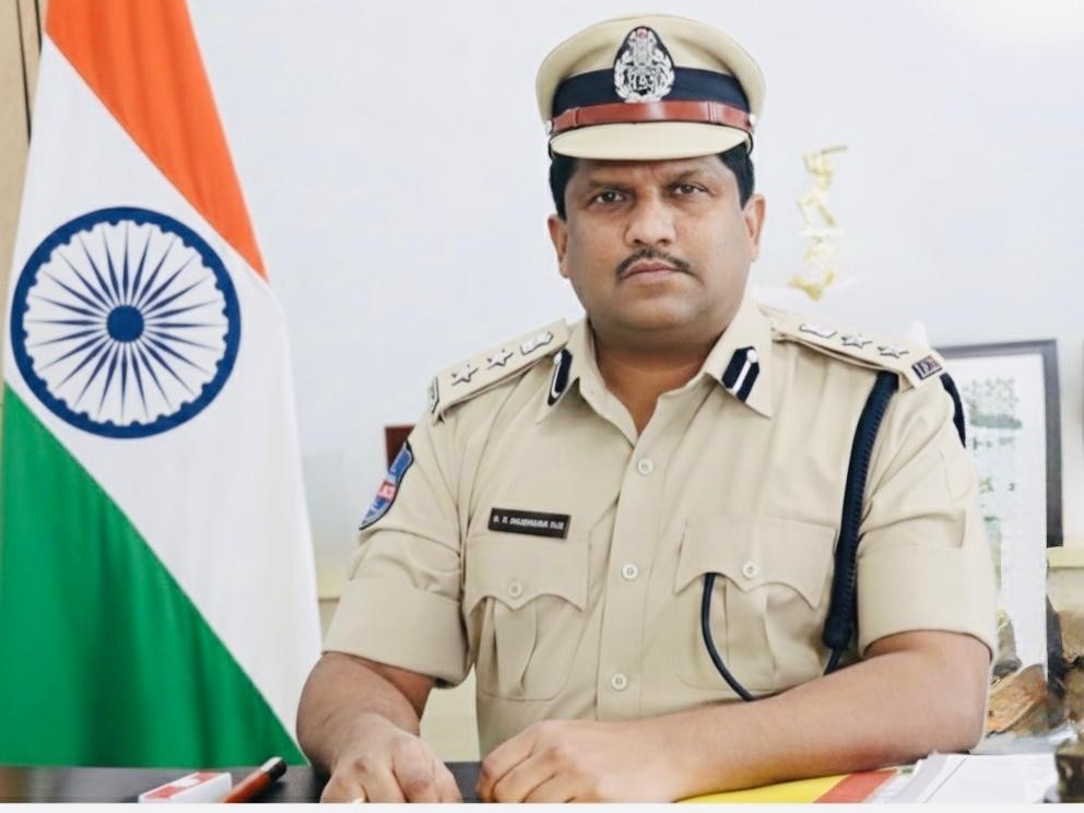 జిల్లాలో పోలీస్ యాక్ట్ అమలు: SP