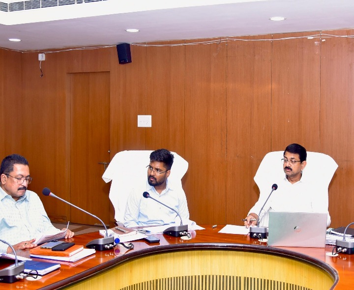 భూసేకరణ వేగవంతం చేయాలి: కలెక్టర్