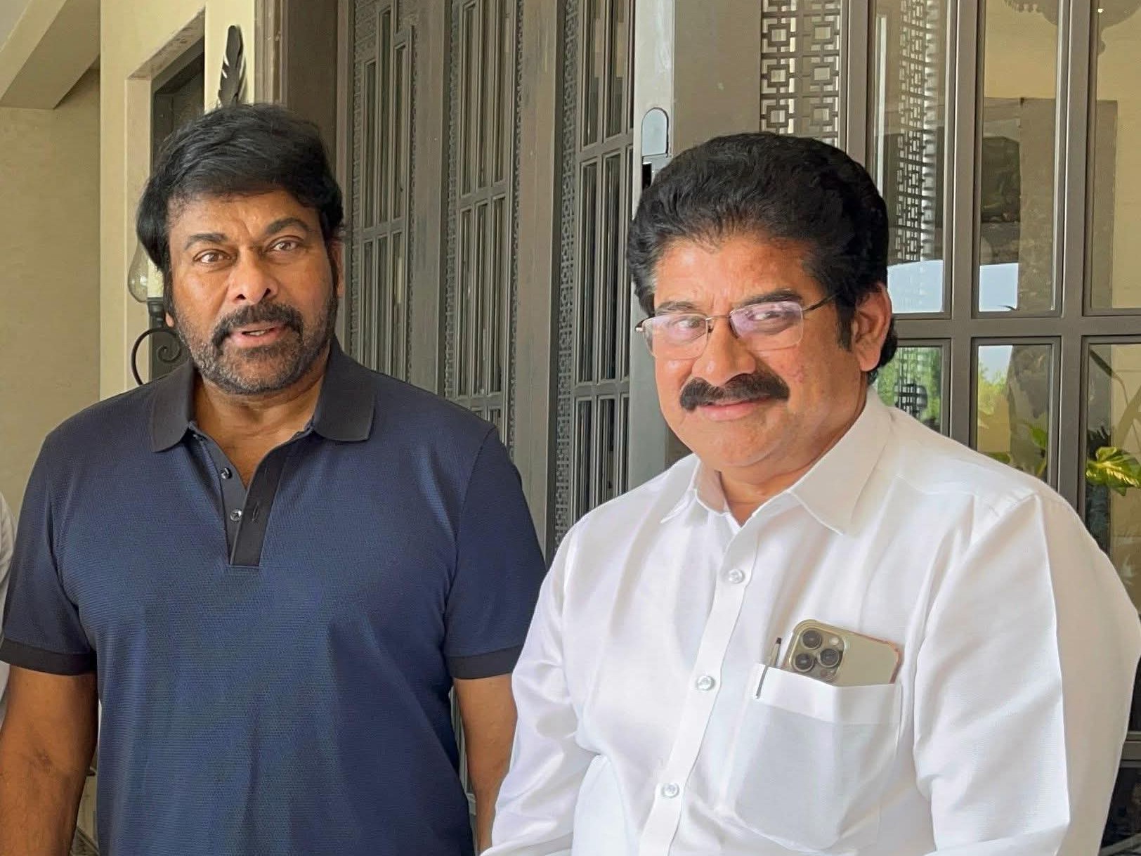 సినీ నటుడిని కలిసిన ఎమ్మెల్యే