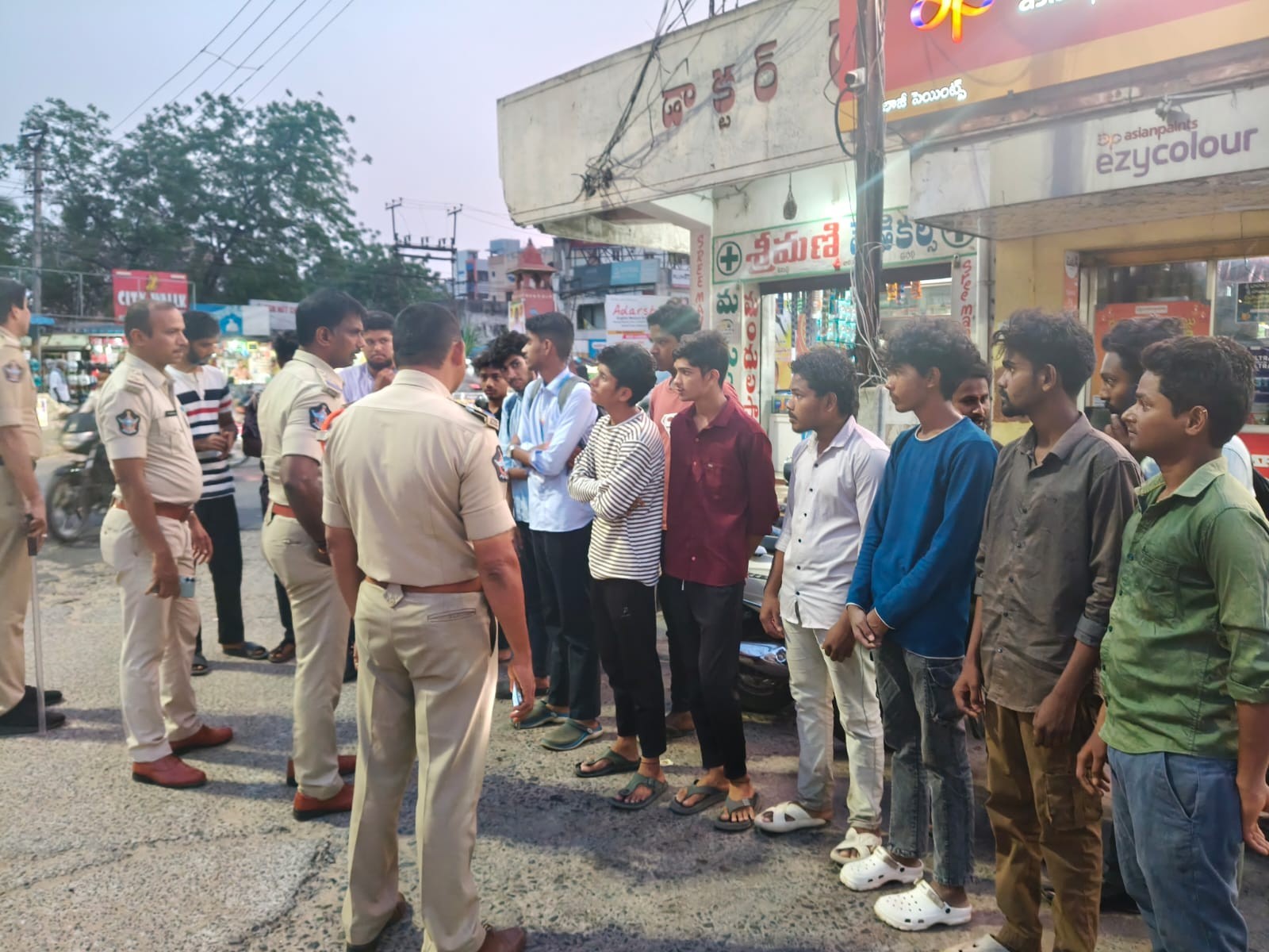 మైనర్ రైడర్‌లకు కౌన్సెలింగ్