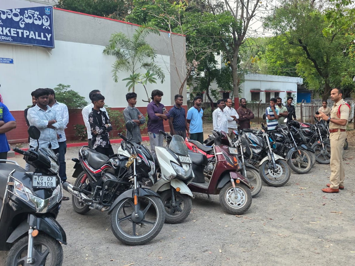 నార్కట్‌పల్లిలో పోలీసుల తనిఖీలు