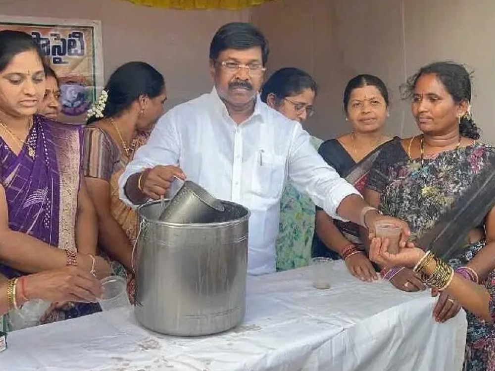 పేదల కోసమే ఉచిత అంబలి కేంద్రం: ఎమ్మెల్యే