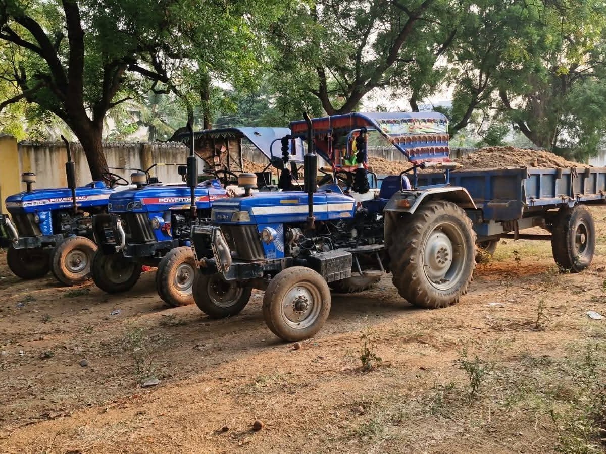 అక్రమ ఇసుక రవాణాపై పోలీసుల ఉక్కుపాదం