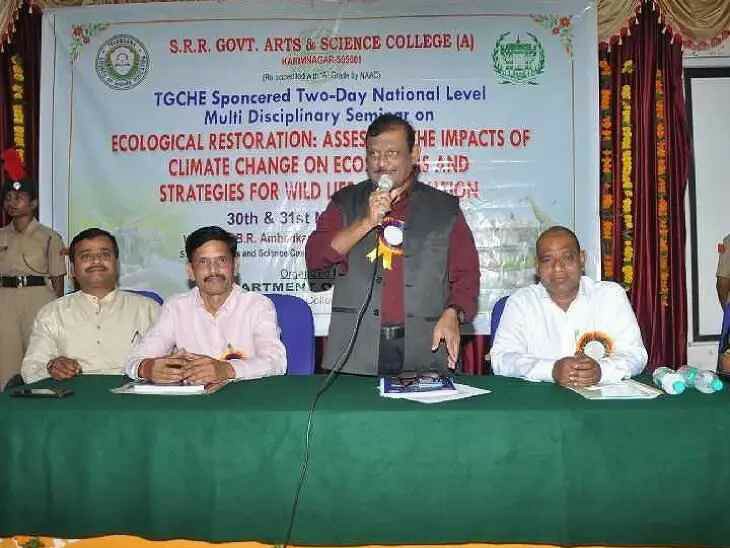 చెట్టంటే తల్లి.. అలాగే చూడండి, పెంచండి: VC