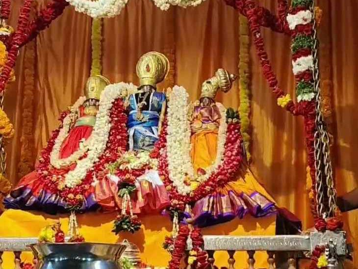 వైభవంగా సీతారామచంద్రస్వామి ఊంజల్ సేవ