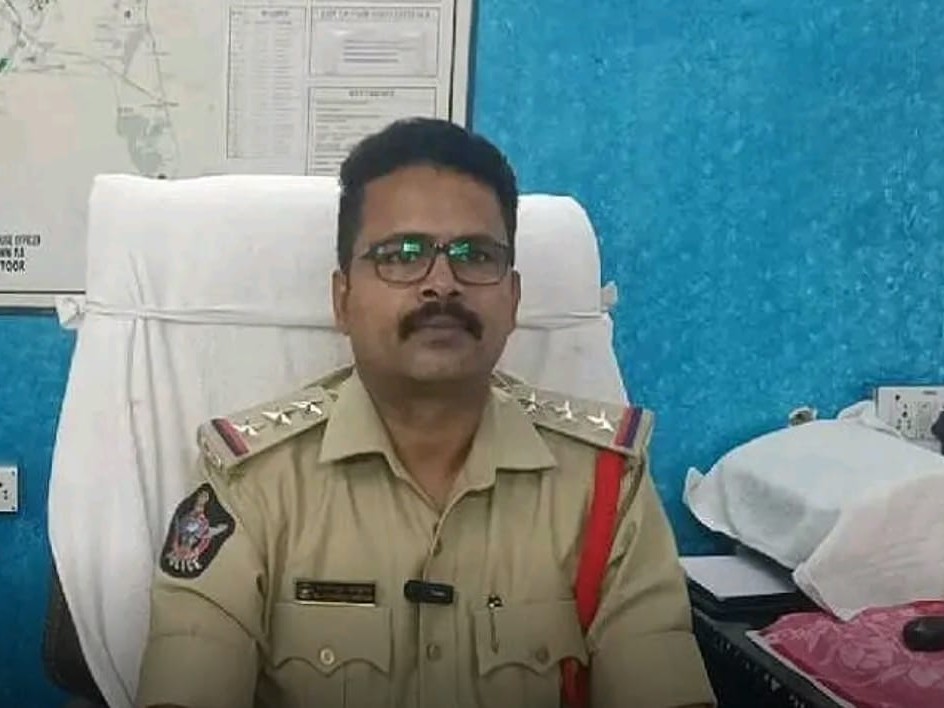 వక్ఫ్ భూములను అక్రమంగా విక్రయం కేసు నమోదు: CI