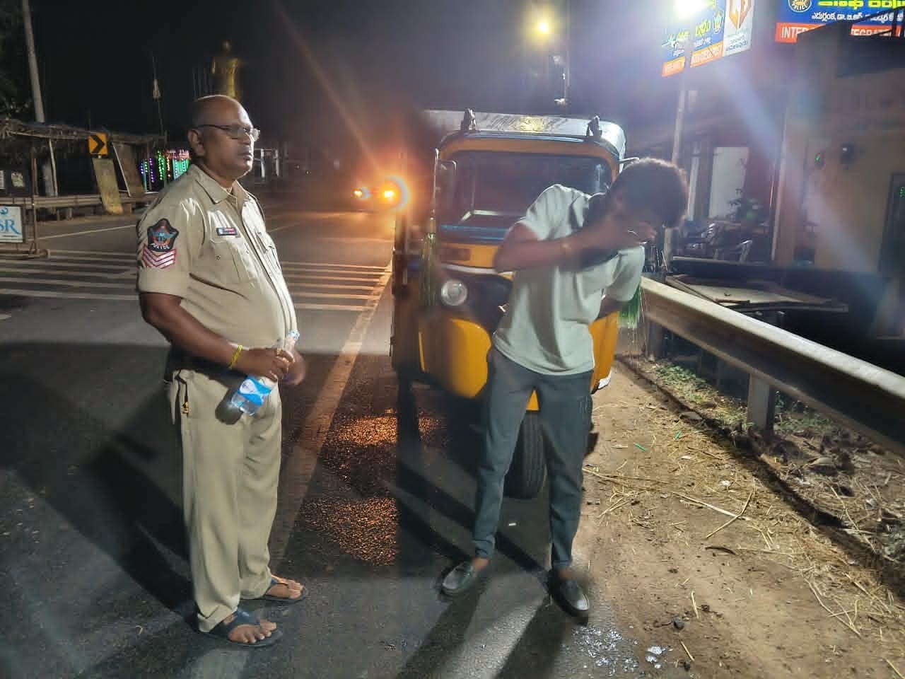 అమలాపురంలో “స్టాప్,  వాష్ అండ్ గో” కార్యక్రమం