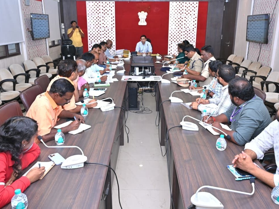 పరిశ్రమలలో ప్రమాదాల నివారణకు చర్యలు చేపట్టండి